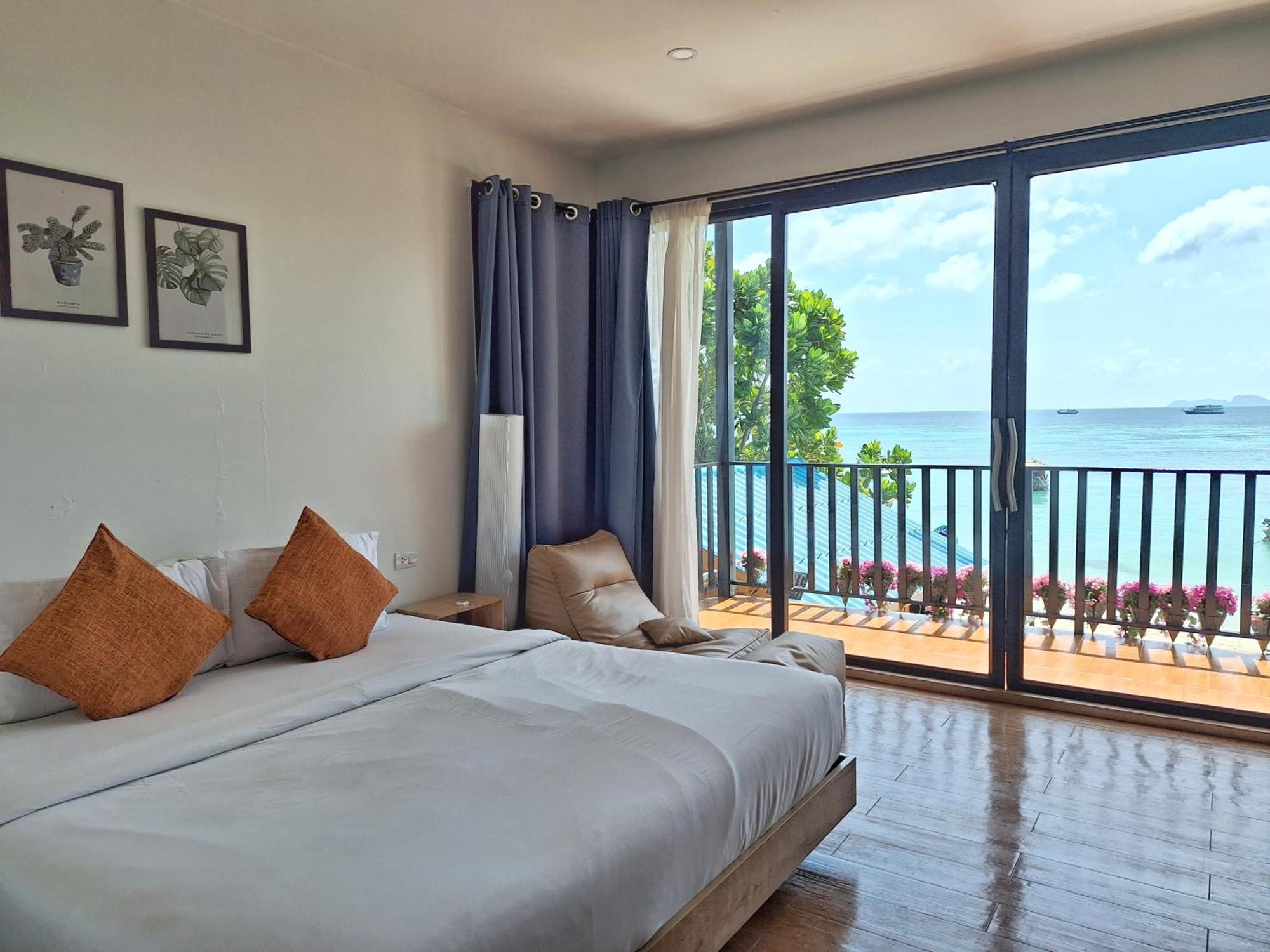 Lipe Sunrise Beach House Bagian luar foto