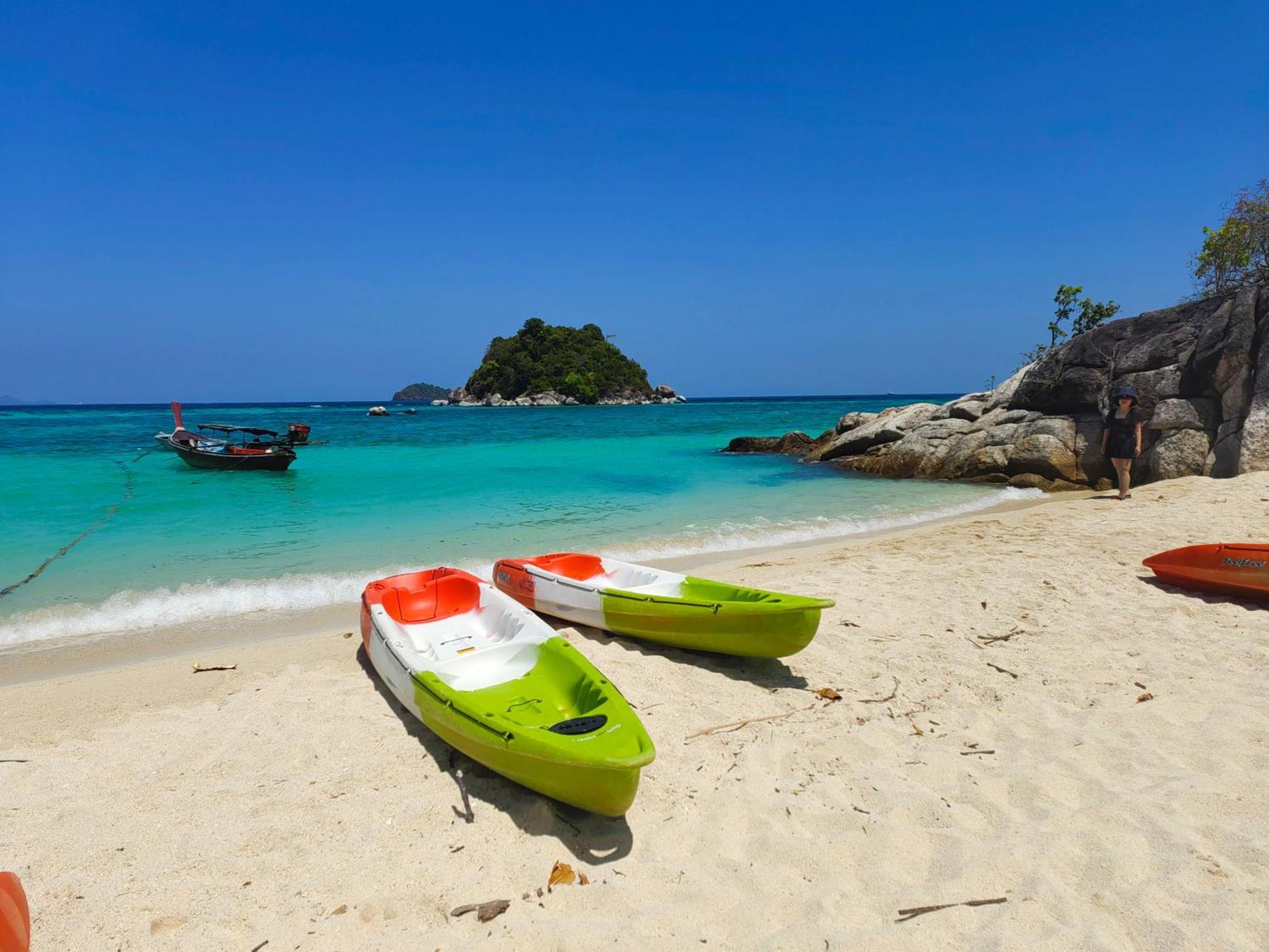Lipe Sunrise Beach House Bagian luar foto
